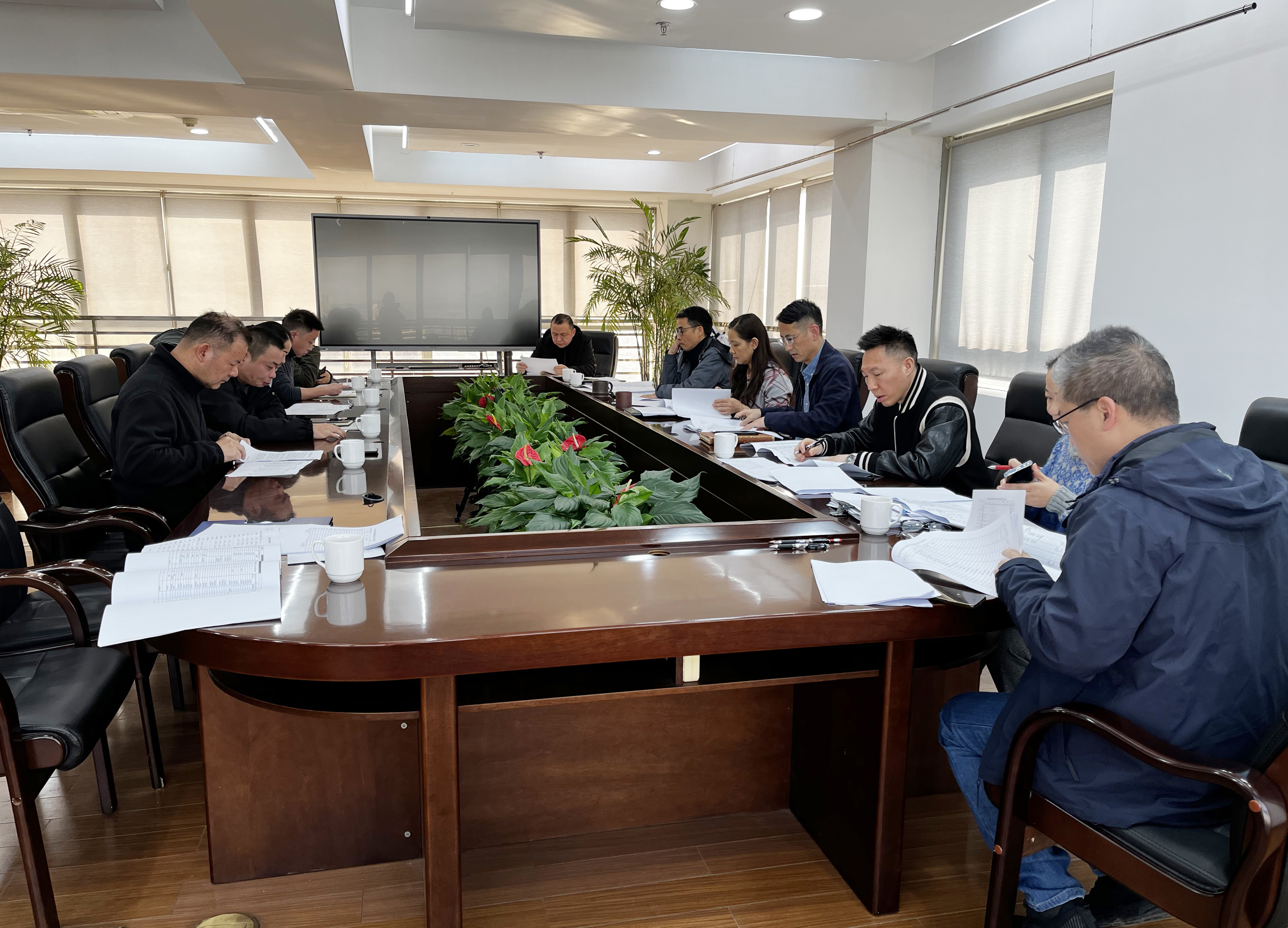 1733277494289034.jpg 集團(tuán)召開2025年度預(yù)算會(huì)議1.jpg